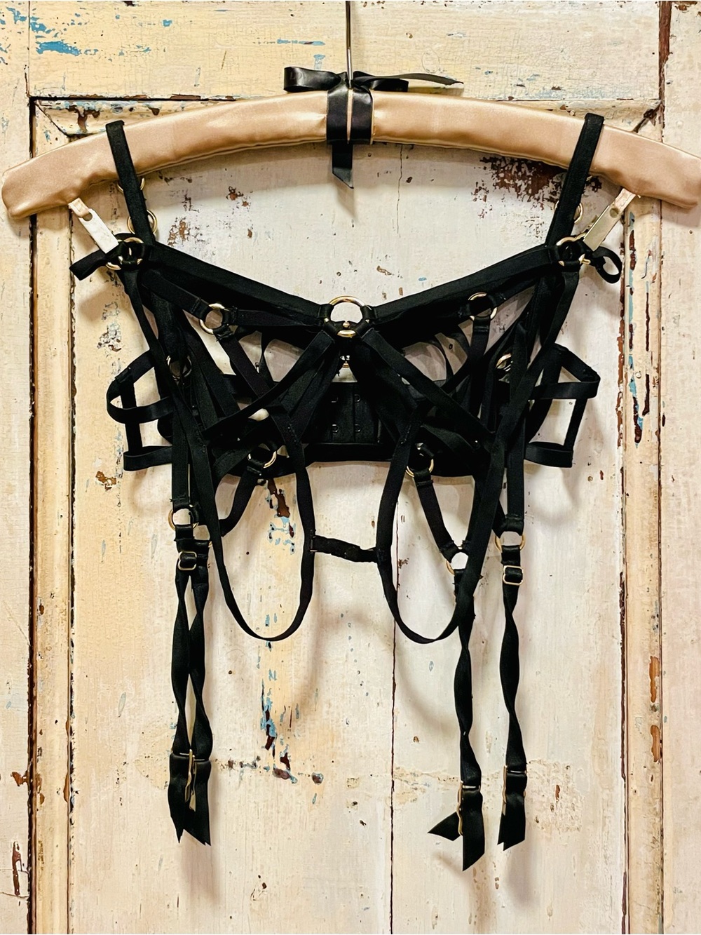 Victoria’s Secret Very Sexy Unlined Strappy 3 Piece Balconette Bra Cage Ring Set - Picture 5 of 9